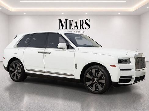 Used 2022 Rolls-Royce Cullinan AWD/4WD image 4