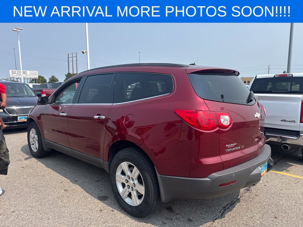 Used 2010 Chevrolet Traverse LT AWD/4WD image 2