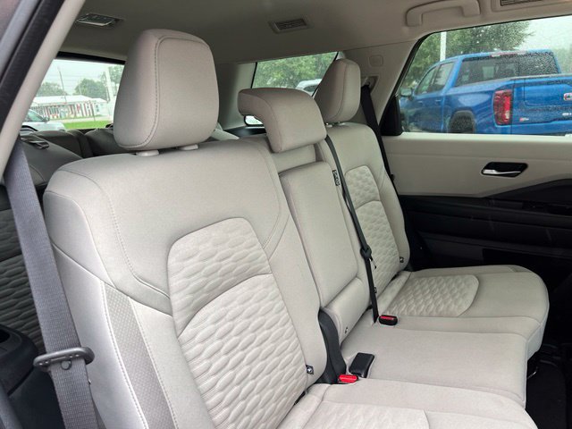 Used 2022 Nissan Pathfinder SV w/ Cargo Package AWD/4WD image 9