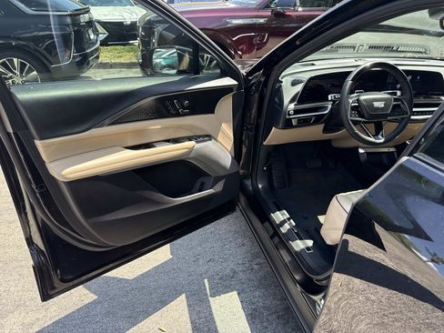 Used 2024 Cadillac Lyriq Luxury w/ Nappa Leather Package RWD image 18