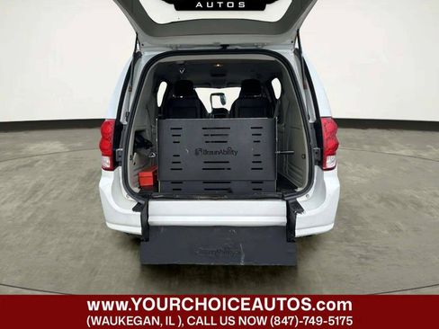 Used 2017 Dodge Grand Caravan SE w/ Power Window Group FWD image 18