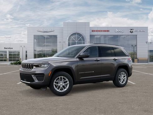 New 2025 Jeep Grand Cherokee Laredo w/ Trailer Tow Package image 2