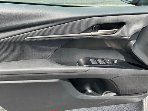 Used 2025 Toyota Camry SE FWD image 11
