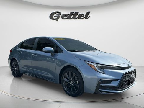 Used 2024 Toyota Corolla SE FWD image 3