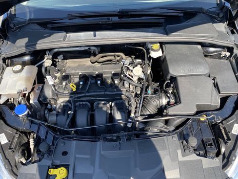 Used 2018 Ford Focus SE w/ Cold Weather Package FWD image 31