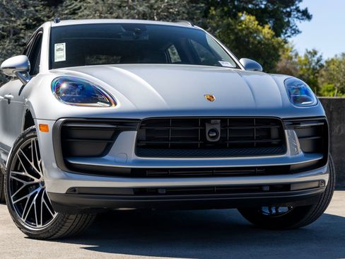 New 2026 Porsche Macan image 9