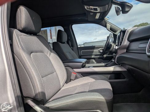 Used 2020 RAM 1500 Big Horn AWD/4WD image 8