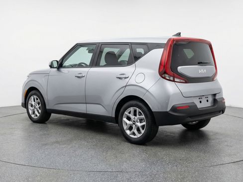 Used 2025 Kia Soul LX w/ LX Technology Package image 6