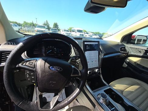 Used 2023 Ford Edge SEL w/ Convenience Package AWD/4WD image 4