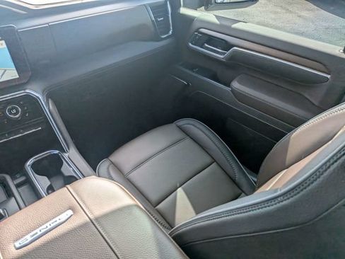 Used 2026 GMC Sierra 2500 Denali w/ Denali Reserve Package AWD/4WD image 18