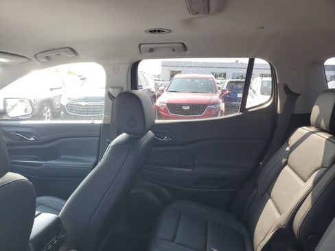 Certified 2023 GMC Acadia SLT AWD/4WD image 10