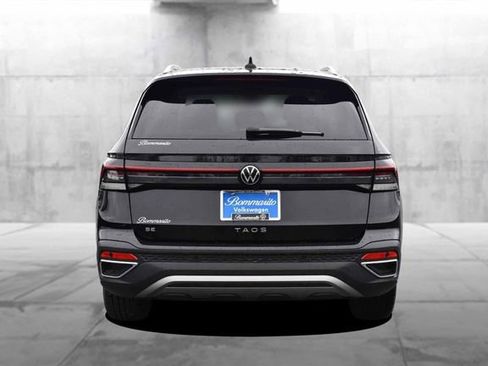 Used 2025 Volkswagen Taos SE FWD image 6