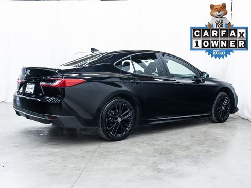 Used 2025 Toyota Camry SE FWD image 6