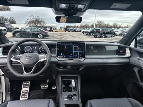New 2026 Volkswagen Tiguan SE R-Line image 21