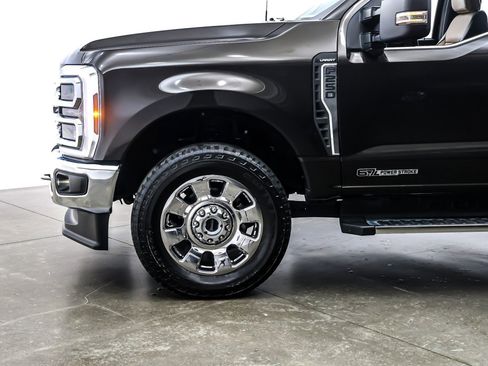 Used 2024 Ford F250 Lariat w/ Chrome Package image 11