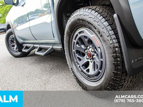 Used 2025 Nissan Frontier PRO-4X AWD/4WD image 16