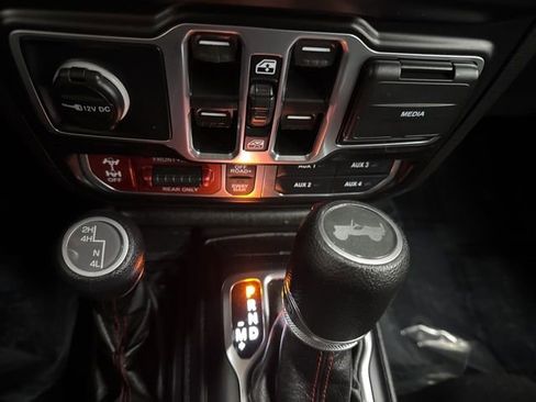 Used 2021 Jeep Wrangler Unlimited Rubicon image 16