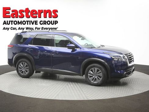 Used 2025 Nissan Pathfinder SV FWD image 48