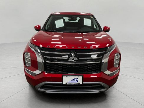 New 2025 Mitsubishi Outlander SE image 10