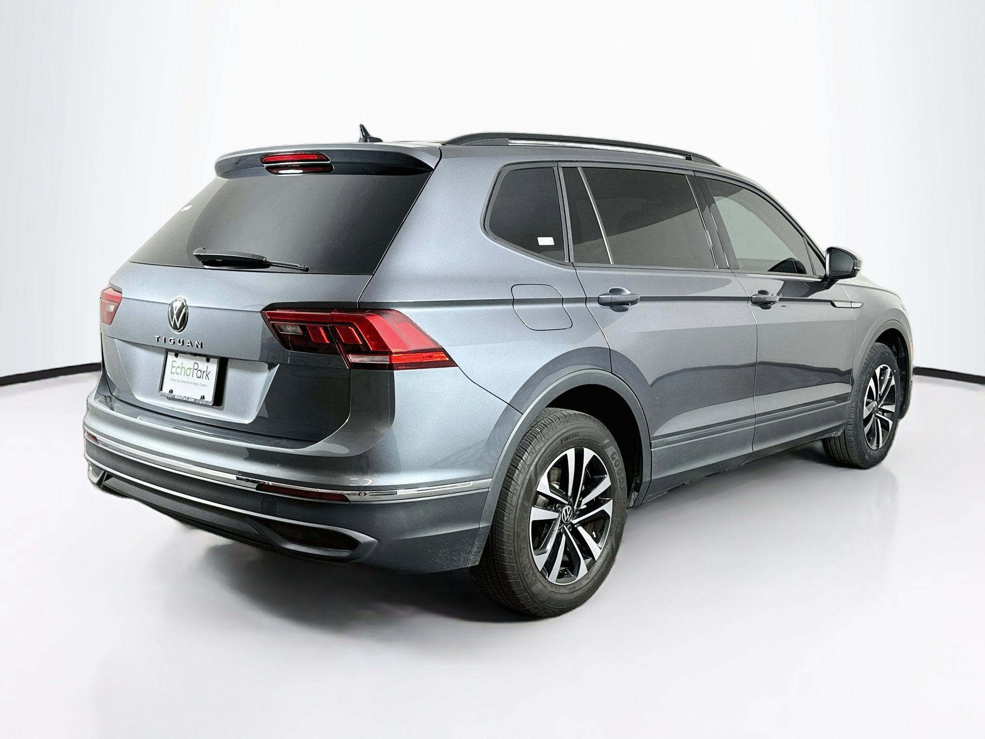 Used 2023 Volkswagen Tiguan S FWD image 9