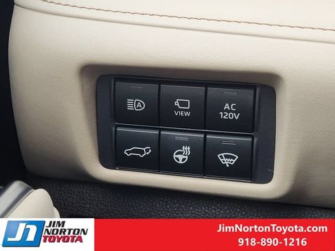 Used 2022 Toyota Highlander Platinum AWD/4WD image 23