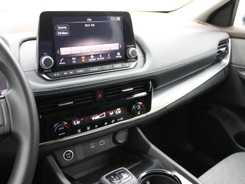 Used 2023 Nissan Rogue SV FWD image 20