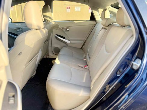 Used 2015 Toyota Prius Five FWD image 21