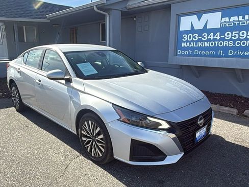 Used 2023 Nissan Altima 2.5 SV image 1