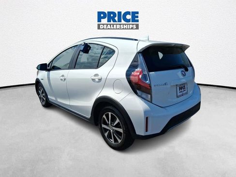Used 2018 Toyota Prius C Two image 5
