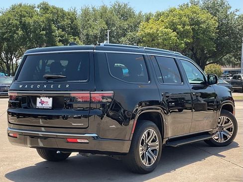 Used 2023 Jeep Wagoneer Series II w/ HD Trailer Tow Package AWD/4WD image 5