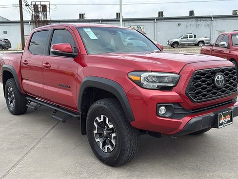 Used 2021 Toyota Tacoma TRD Off-Road image 3