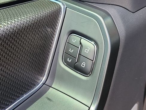 Used 2025 Ford F150 Raptor AWD/4WD image 18
