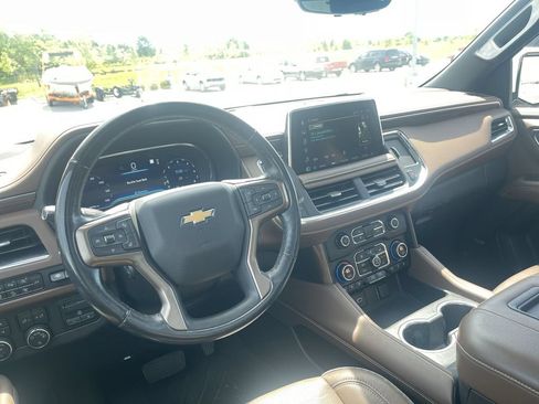 Used 2022 Chevrolet Tahoe High Country AWD/4WD image 17