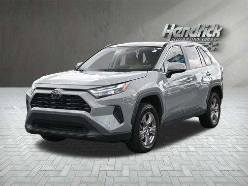 Used 2022 Toyota RAV4 XLE image 6