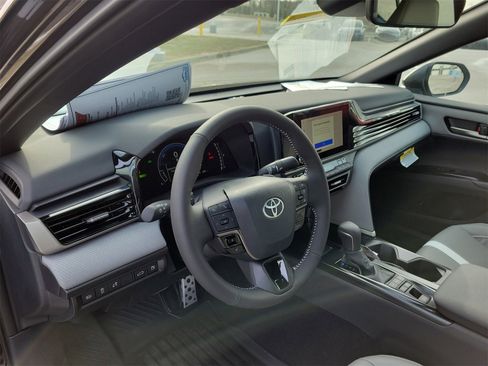 Certified 2025 Toyota Camry SE image 17