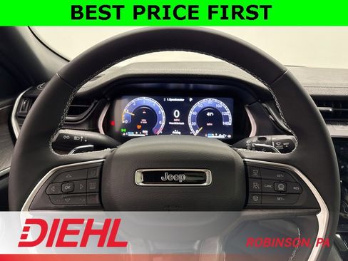 New 2026 Jeep Grand Cherokee Altitude image 24