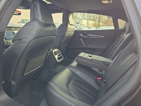 Used 2017 Maserati Quattroporte S GranSport image 23