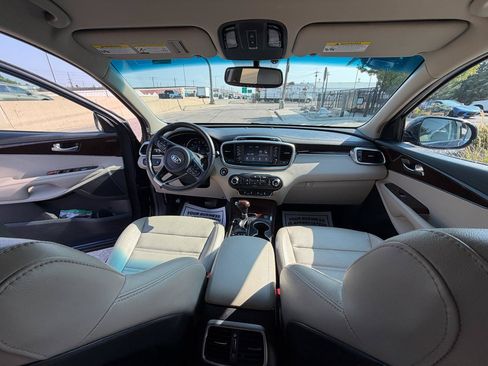 Used 2018 Kia Sorento EX AWD/4WD image 13