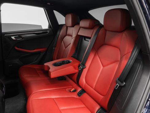 Certified 2019 Porsche Macan AWD/4WD image 38