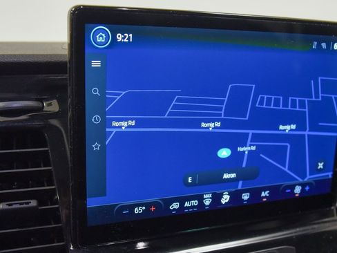 Used 2023 Ford Transit 350 XLT image 22