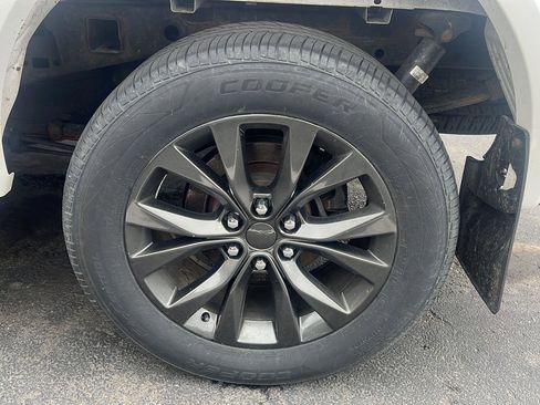 Used 2017 Ford F150 Lariat w/ Equipment Group 502A Luxury AWD/4WD image 11