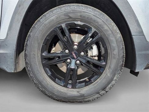 Used 2023 GMC Terrain AT4 image 23