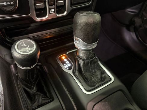 Used 2021 Jeep Wrangler Unlimited Sport AWD/4WD image 32