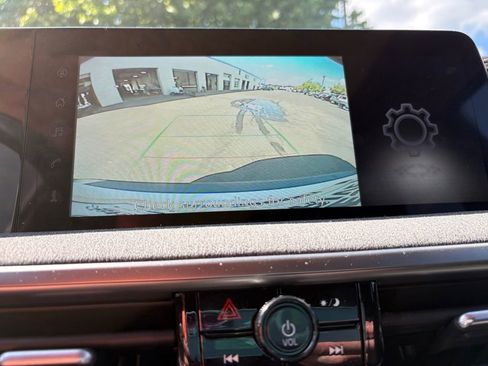 Used 2025 Nissan Kicks SV FWD image 18