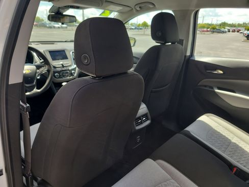 Used 2022 Chevrolet Equinox LS FWD image 13