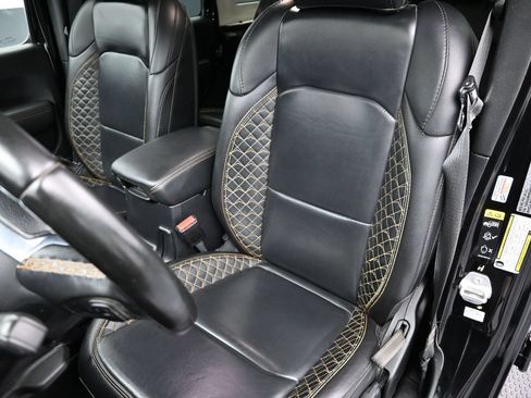 Used 2021 Jeep Wrangler Unlimited Sahara AWD/4WD image 21