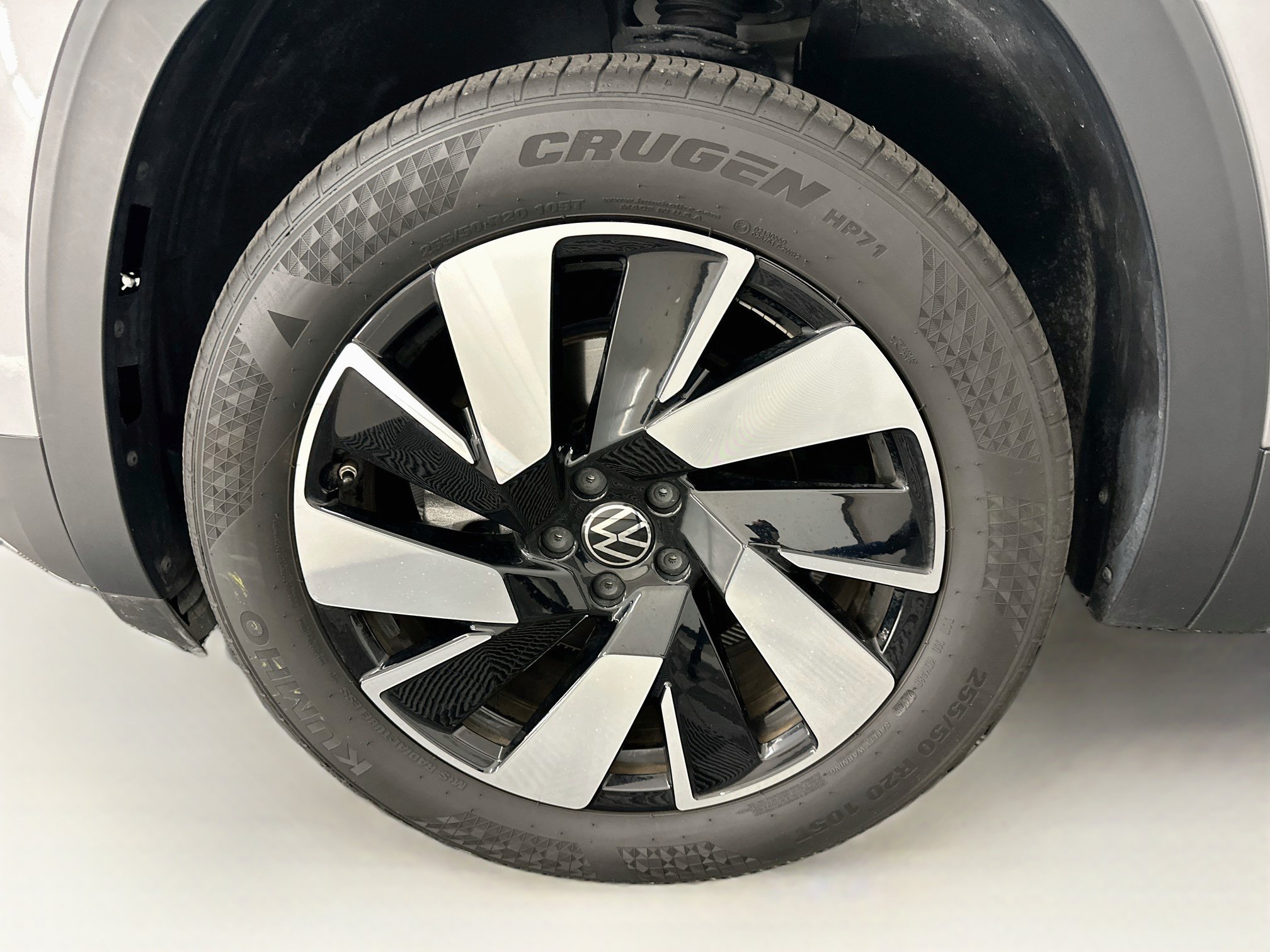 Used 2025 Volkswagen Atlas Cross Sport SE AWD/4WD image 37