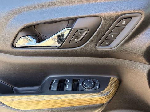 Used 2017 GMC Acadia Denali w/ Technology Package image 19