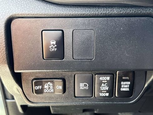 Used 2023 Toyota Tacoma TRD Off-Road w/ TRD Premium Off Road Package AWD/4WD image 21