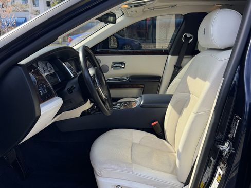 Used 2012 Rolls-Royce Ghost image 17
